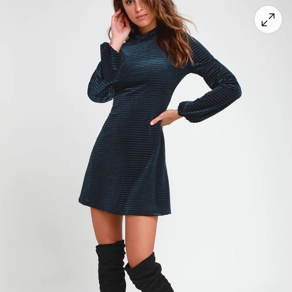 Lulus NWT Blue Striped Velvet dress